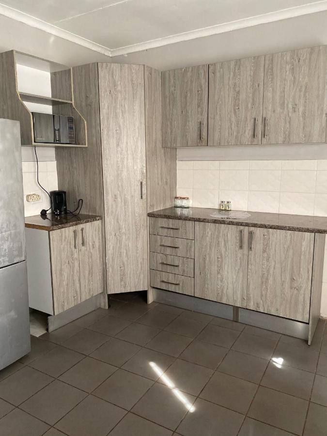 Appartement Vaal Place à Vanderbijlpark Extérieur photo